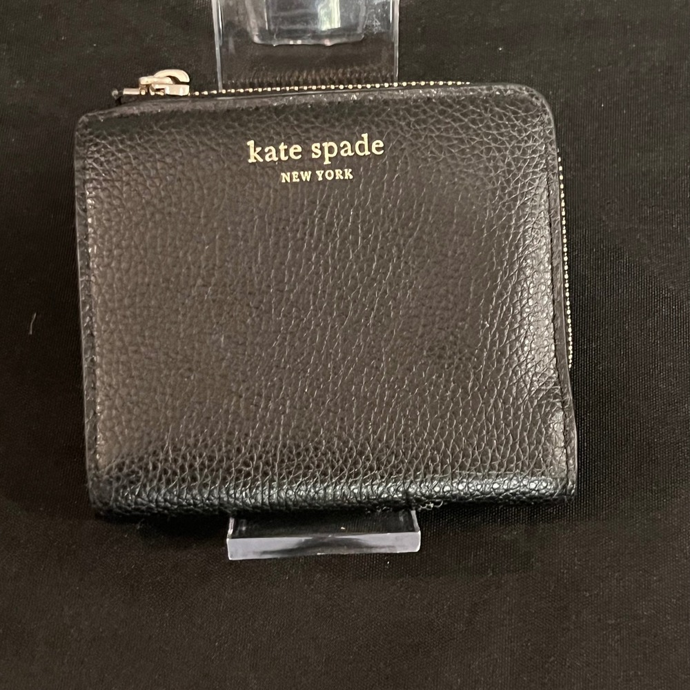 Kate Spade New York Eva Black Pebbled Leather Small Bifold Wallet ID Window Pink